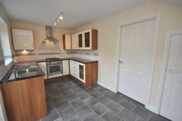  Image of 3 bedroom Semi-Detached house to rent in Colley Gardens Stanley Wakefield WF3 at Colley Gardens Stanley Wakefield, WF3 4AS