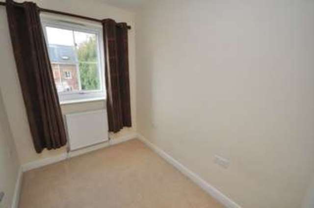  Image of 3 bedroom Semi-Detached house to rent in Colley Gardens Stanley Wakefield WF3 at Colley Gardens Stanley Wakefield, WF3 4AS