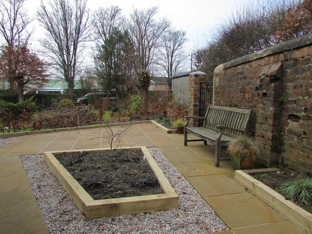  Image of 3 bedroom Terraced house to rent in Station Road Clarkston Glasgow G76 at Busby East Renfrewshire East Renfrewshire, G76 8HZ