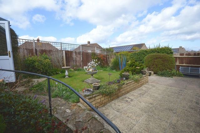  Image of 3 bedroom Detached house for sale in Walscombe Close Stoke-Sub-Hamdon TA14 at Walscombe Close  Stoke-Sub-Hamdon, TA14 6QJ