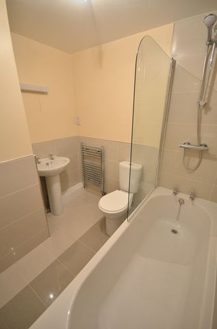  Image of 2 bedroom Flat to rent in Strathalyn Rossett Wrexham LL12 at Strathalyn Rossett Wrexham, LL12 0GB