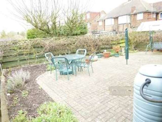  Image of 3 bedroom Detached house for sale in Sundown Avenue Dunstable LU5 at Houghton Regis, LU5 4AL