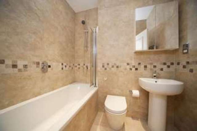  Image of 3 bedroom Flat to rent in Sutherland Avenue London W9 at Sutherland Avenue Maida Vale London, W9 2QJ