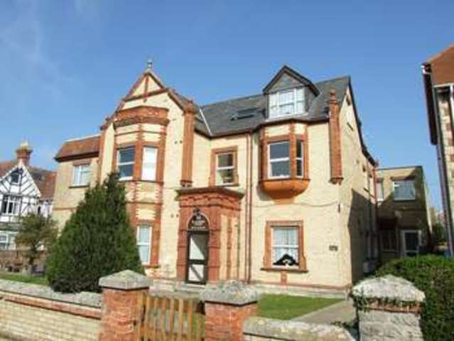  Image of 2 bedroom Flat to rent in Victoria Avenue Swanage BH19 at Victoria Avenue  Swanage, BH19 1AN