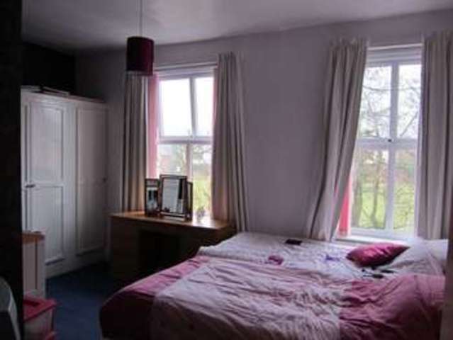  Image of 3 bedroom Terraced house to rent in Syke Road Rochdale OL12 at Syke Road  Rochdale, OL12 9TD