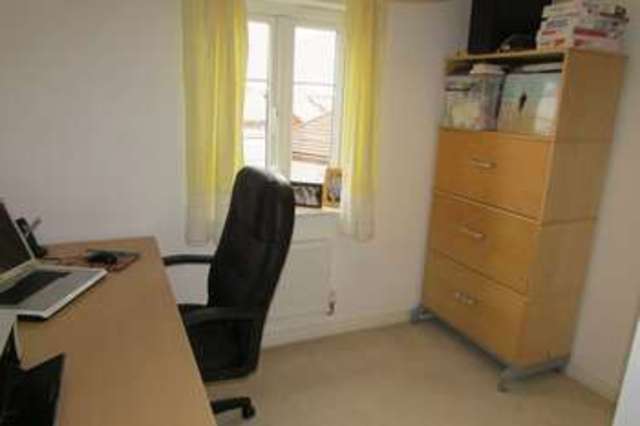  Image of 4 bedroom Detached house for sale in Taplin Close Basingstoke RG24 at Taplin Close  Basingstoke, RG24 9FQ