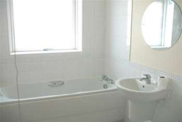  Image of 2 bedroom Flat to rent in Ted Bates Road Southampton SO14 at Southampton, SO14 5FH