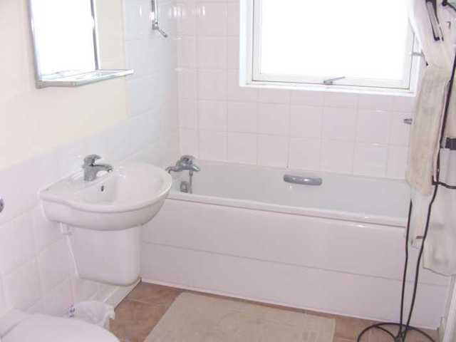  Image of 2 bedroom Flat to rent in Ted Bates Road Southampton SO14 at Southampton SO14 5FH Southampton, SO14 5FH