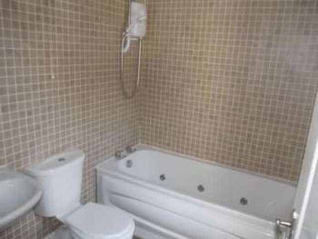  Image of 1 bedroom Flat to rent in The Broadway Woodhall Spa LN10 at The Broadway  Woodhall Spa, LN10 6ST