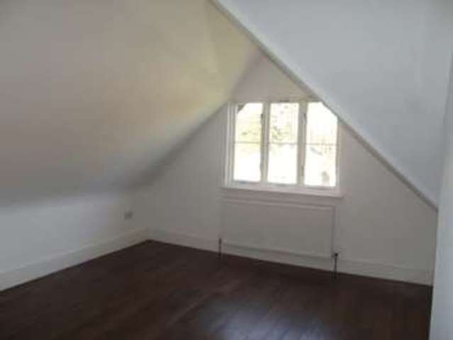  Image of 2 bedroom Flat to rent in The Broadway Woodhall Spa LN10 at The Broadway  Woodhall Spa, LN10 6ST