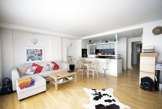  Image of 2 bedroom Flat to rent in Mile End Road London E1 at London Stepney Green, E1 4TL