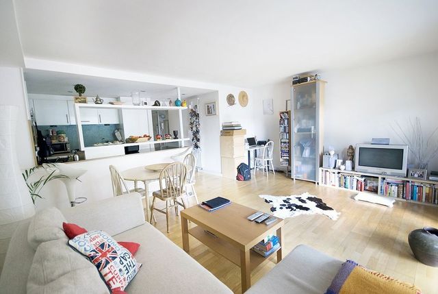  Image of 2 bedroom Flat to rent in Mile End Road London E1 at London Stepney Green, E1 4TL
