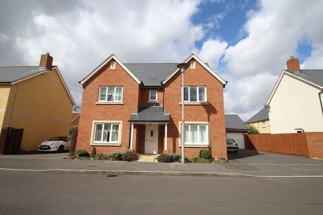  Image of 4 bedroom Detached house for sale in The Finches Portishead Bristol BS20 at The Finches The Village Quarter PORTISHEAD, BS20 7NE