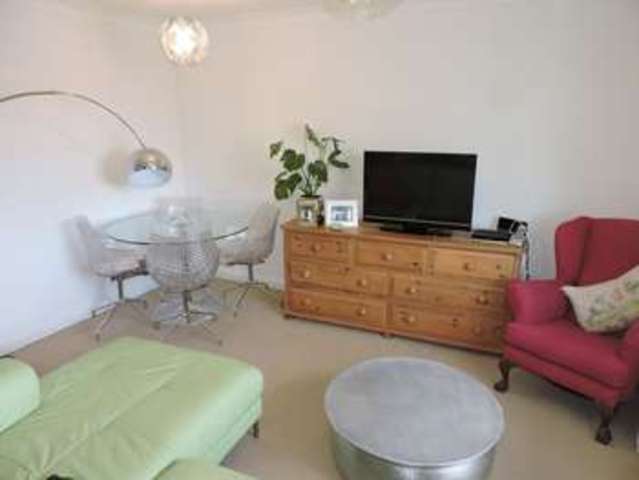  Image of 2 bedroom Flat for sale in The Hollies Mapledurwell Basingstoke RG24 at The Hollies Mapledurwell Basingstoke, RG24 7NJ