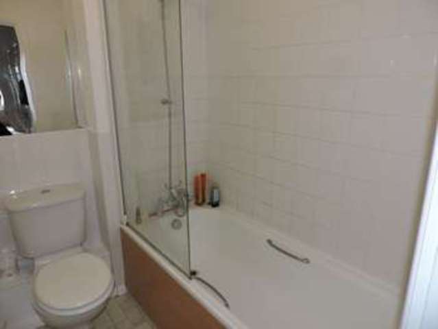  Image of 2 bedroom Flat for sale in The Hollies Mapledurwell Basingstoke RG24 at The Hollies Mapledurwell Basingstoke, RG24 7NJ