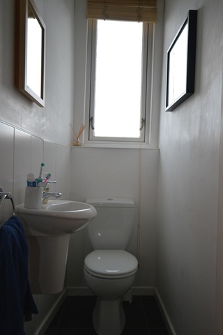  Image of 2 bedroom Flat to rent in Thorntree Street Edinburgh EH6 at Easter Road Edinburgh Edinburgh, EH6 8PU