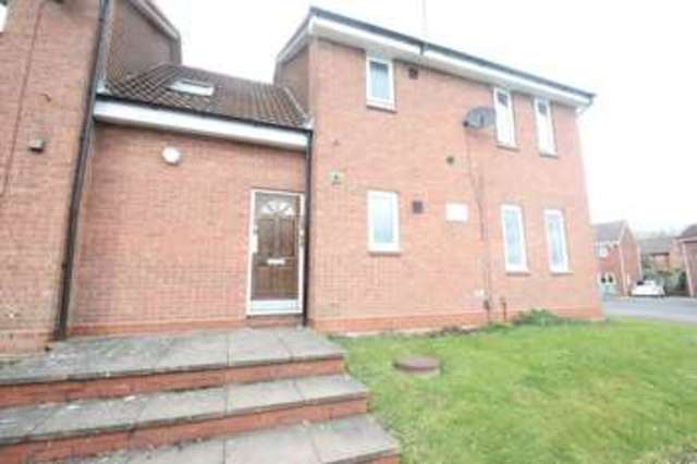  Image of Flat to rent in Tidbury Close Crabbs Cross Redditch B97 at Tidbury Close Walkwood Redditch, B97 5LN