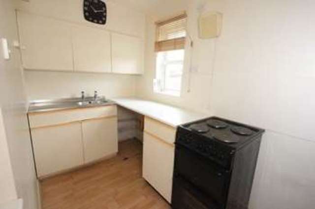  Image of Flat to rent in Tidbury Close Crabbs Cross Redditch B97 at Tidbury Close Walkwood Redditch, B97 5LN