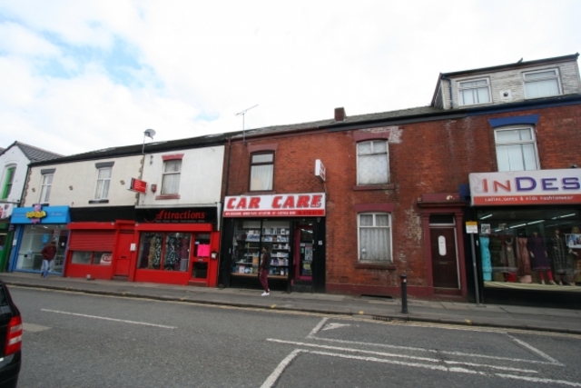  Image of 2 bedroom Apartment to rent in Tweedale Street Rochdale OL11 at Rochdale OL11 1HH Rochdale, OL11 1HH