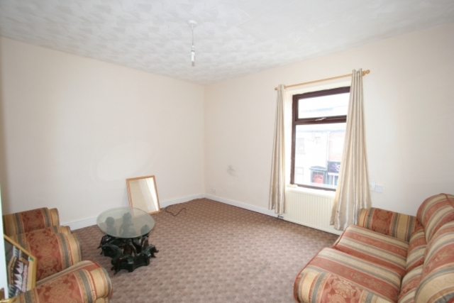  Image of 2 bedroom Apartment to rent in Tweedale Street Rochdale OL11 at Rochdale OL11 1HH Rochdale, OL11 1HH