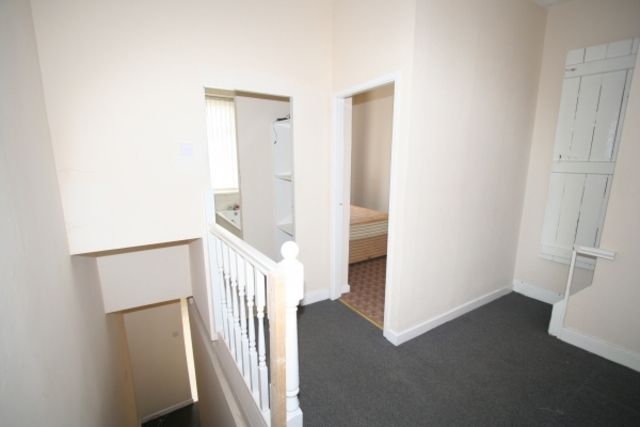  Image of 2 bedroom Apartment to rent in Tweedale Street Rochdale OL11 at Rochdale OL11 1HH Rochdale, OL11 1HH