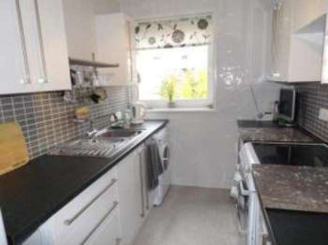  Image of 2 bedroom Flat for sale in Victoria Park Drive North Glasgow G14 at Jordanhill Glasgow Yoker, G14 9NQ