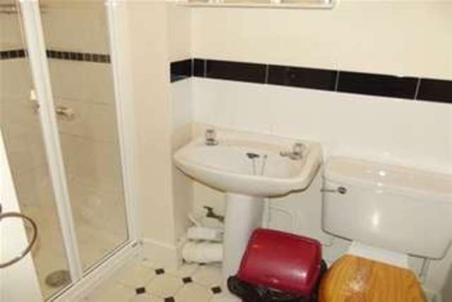  Image of 1 bedroom Property to rent in Victoria Road South Southsea PO5 at Southsea, PO5 2BX
