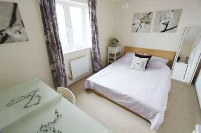  Image of 3 bedroom Terraced house for sale in Viscount Gardens Eastleigh SO50 at Viscount Gardens  Eastleigh, SO50 5TZ