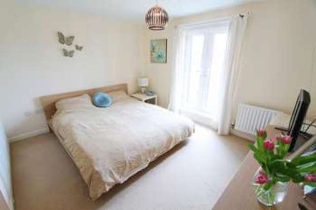  Image of 3 bedroom Terraced house for sale in Viscount Gardens Eastleigh SO50 at Viscount Gardens  Eastleigh, SO50 5TZ