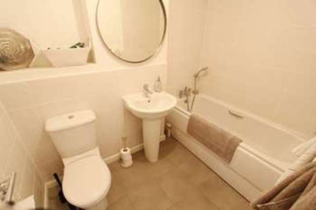  Image of 3 bedroom Terraced house for sale in Viscount Gardens Eastleigh SO50 at Viscount Gardens  Eastleigh, SO50 5TZ