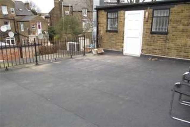  Image of Flat to rent in Walm Lane London NW2 at London, NW2 5SH