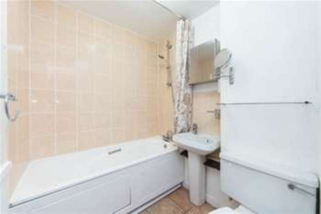  Image of 1 bedroom Flat to rent in Holley Road London W3 at London, W3 7TS