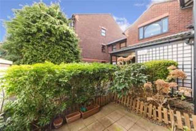  Image of 1 bedroom Flat to rent in Holley Road London W3 at London, W3 7TS