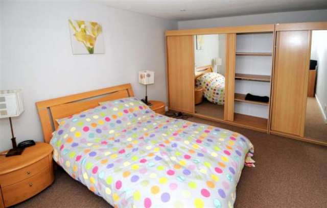  Image of 2 bedroom Terraced house to rent in West Street Crawley RH11 at West Street Southgate Crawley, RH11 8AN