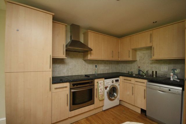  Image of 2 bedroom Flat to rent in Westacre Close Westbury-on-Trym Bristol BS10 at Westacre Close Westbury on Trym Bristol, BS10 7DH