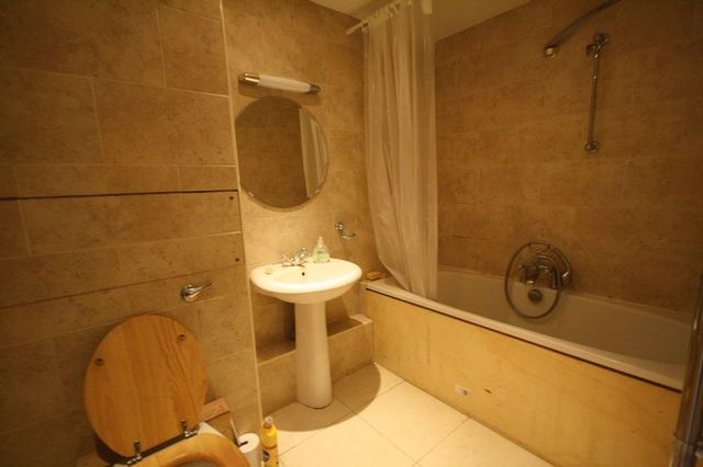  Image of 2 bedroom Flat to rent in Westacre Close Westbury-on-Trym Bristol BS10 at Westacre Close Westbury on Trym Bristol, BS10 7DH