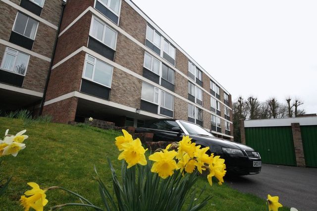  Image of 2 bedroom Flat to rent in Westacre Close Westbury-on-Trym Bristol BS10 at Westacre Close Westbury on Trym Bristol, BS10 7DH