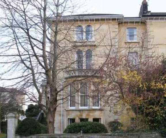  Image of 3 bedroom Flat to rent in Westfield Park Redland Bristol BS6 at Westfield Park  Bristol, BS6 6LX