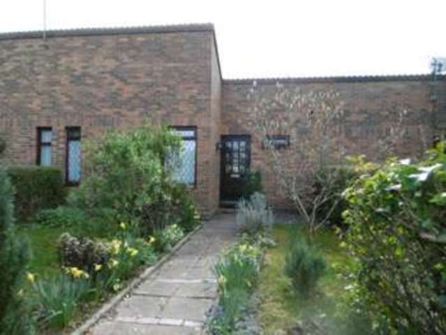  Image of 3 bedroom Bungalow for sale in Westminster Gardens Houghton Regis Dunstable LU5 at Westminster Gardens Houghton Regis DUNSTABLE, LU5 5RT