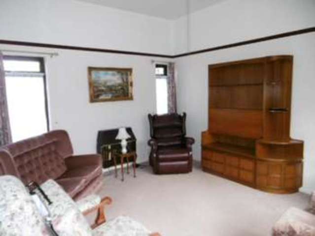  Image of 3 bedroom Bungalow for sale in Westminster Gardens Houghton Regis Dunstable LU5 at Westminster Gardens Houghton Regis DUNSTABLE, LU5 5RT