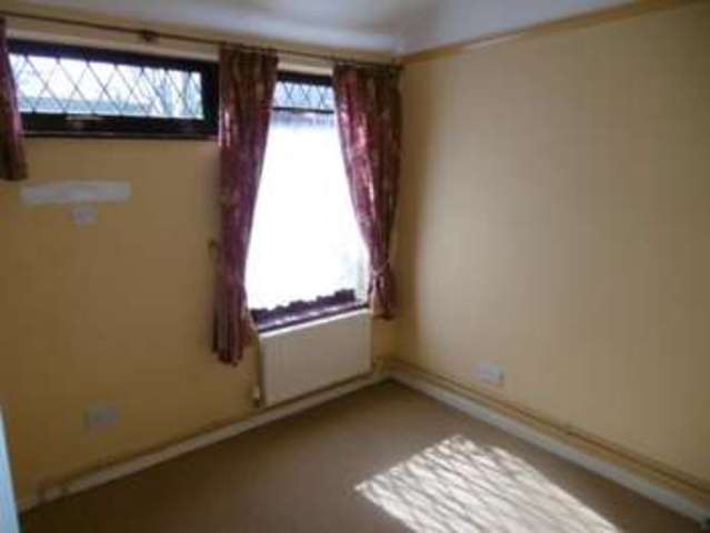  Image of 3 bedroom Bungalow for sale in Westminster Gardens Houghton Regis Dunstable LU5 at Westminster Gardens Houghton Regis DUNSTABLE, LU5 5RT