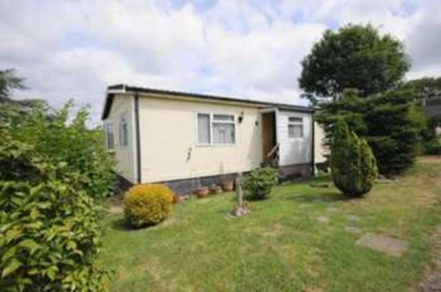 Image of 2 bedroom Bungalow for sale in Westwood Park Bashley Cross Road New Milton BH25 at New Milton  New Milton, BH25 5TB