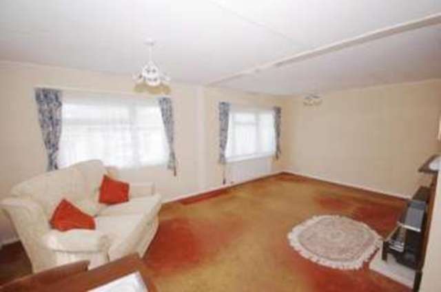  Image of 2 bedroom Bungalow for sale in Westwood Park Bashley Cross Road New Milton BH25 at New Milton  New Milton, BH25 5TB