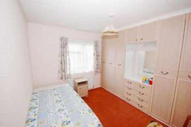  Image of 2 bedroom Bungalow for sale in Westwood Park Bashley Cross Road New Milton BH25 at New Milton  New Milton, BH25 5TB