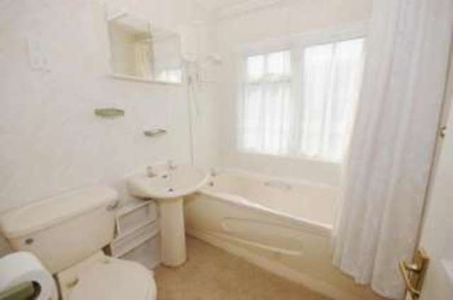  Image of 2 bedroom Bungalow for sale in Westwood Park Bashley Cross Road New Milton BH25 at New Milton  New Milton, BH25 5TB