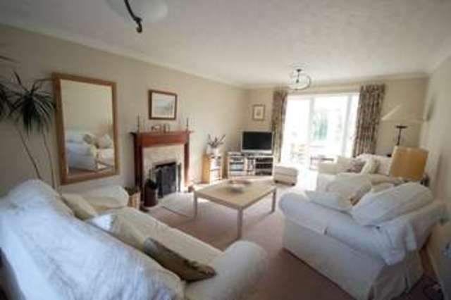  Image of 5 bedroom Detached house for sale in Whitecroft Road Meldreth Royston SG8 at Meldreth Royston Hertfordshire, SG8 6ND