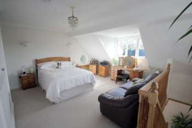  Image of 5 bedroom Detached house for sale in Whitecroft Road Meldreth Royston SG8 at Meldreth Royston Hertfordshire, SG8 6ND