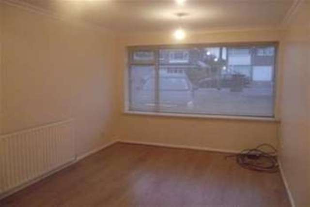  Image of 3 bedroom Detached house to rent in Yalding Gardens Nottingham NG8 at Nottingham, NG8 2PZ