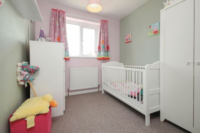  Image of 3 bedroom Semi-Detached house for sale in Yardley Avenue Pitstone Leighton Buzzard LU7 at Yardley Avenue  Pitstone, LU7 9AL