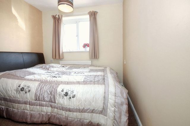  Image of 3 bedroom Semi-Detached house for sale in Yardley Avenue Pitstone Leighton Buzzard LU7 at Yardley Avenue  Pitstone, LU7 9AL